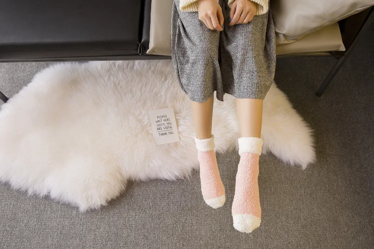Японский Стиль взрослых осень-зима из кораллового флиса; домашние носки утолщенные теплые простой цветной женский носки-тапочки