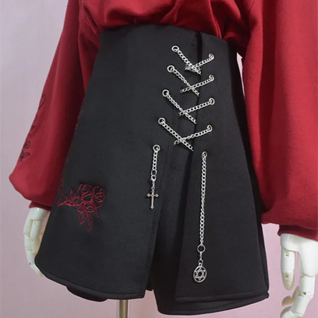 Female Darkness Girl Shorts Skirts Gothic Punk Lolita Retro Vintage Women's Rose Embroidery Chain Bandage Criss-Cross Bottoms