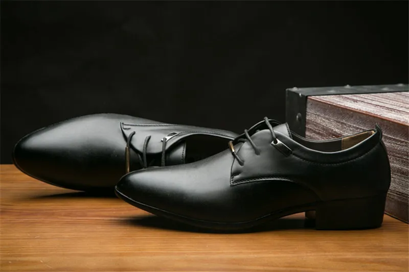 Итальянская официальная обувь черного цвета; мужские лоферы; свадебные модельные туфли; мужские туфли-оксфорды из лакированной кожи; chaussures hommes en cuir; Новинка