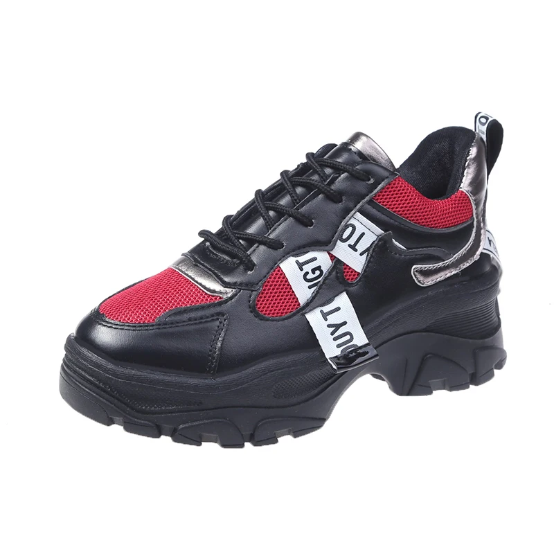 Женские массивные кроссовки на платформе; черная кожаная обувь на плоской толстой подошве; женская обувь для папы; белые кроссовки; мягкая женская обувь; D023w - Цвет: Black red