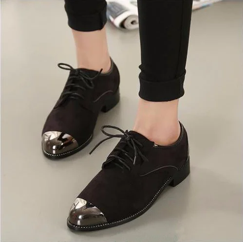 Брендовые дамские туфли-оксфорды осенние дамские оксфорды на низком каблуке замшевые туфли на плоской подошве и шнуровке блестящая кожа