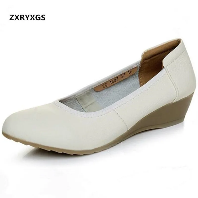 

Soft comfort spring shoes women fashion casual shoes new 2019 black white nurse shoes woman real leather shoes flat Anti-slip