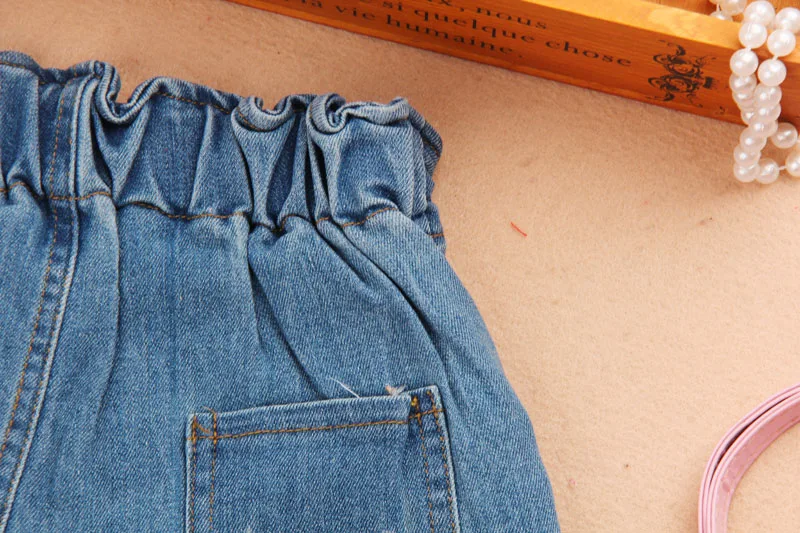 Летние Шорты для девочек г. Детские джинсовые штаны с эластичной резинкой на талии для маленьких девочек-подростков, хлопковые свободные синие джинсовые шорты Одежда для девочек