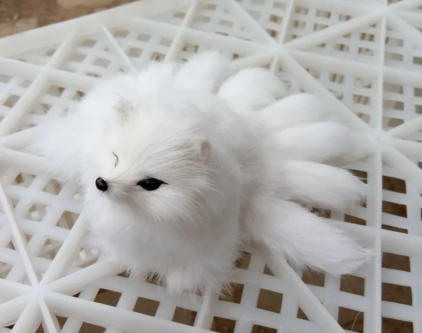 Маленькая милая игрушка-Имитация белой лисы из смолы и меха, кукла-Лиса с девятью хвостами, подарок около 18x7,5 см 1403
