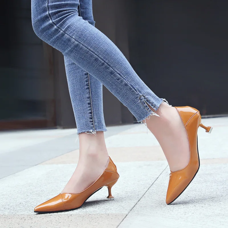 

Nude color high heels female 2019 new with pointed stiletto shallow mouth cat with shoes female wild small single shoes female