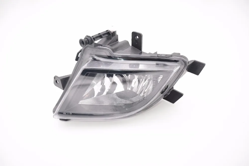 

1Pcs Right Side RH Car-styling Front Bumper Driving Foglamp fog light lamp for Volkswagen VW Jetta 2015-2017