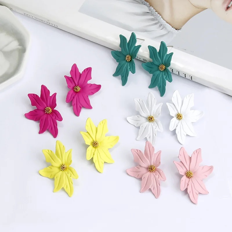 2019 New Arrival Cute Plant Resin Women Hyperbole Stud Earrings Small Fresh Earrings With Color Flowers Fashion Women Jewelry