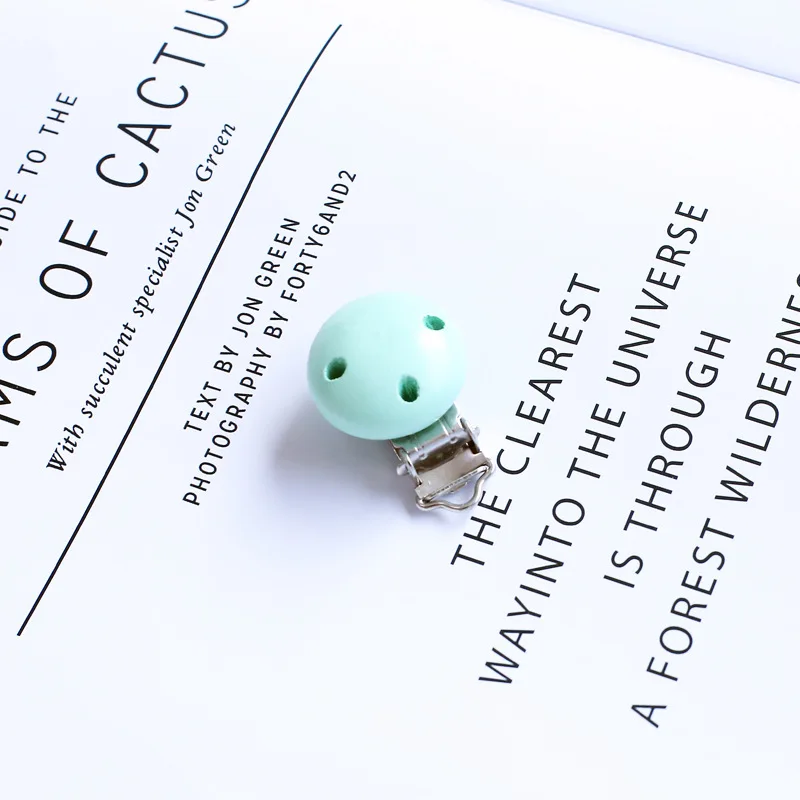 

2 Pcs Wooden Color Baby Pacifier Clip Macaron Color DIY Bead Tool Clip Baby Nipple Clasps Holder Molar Accessories