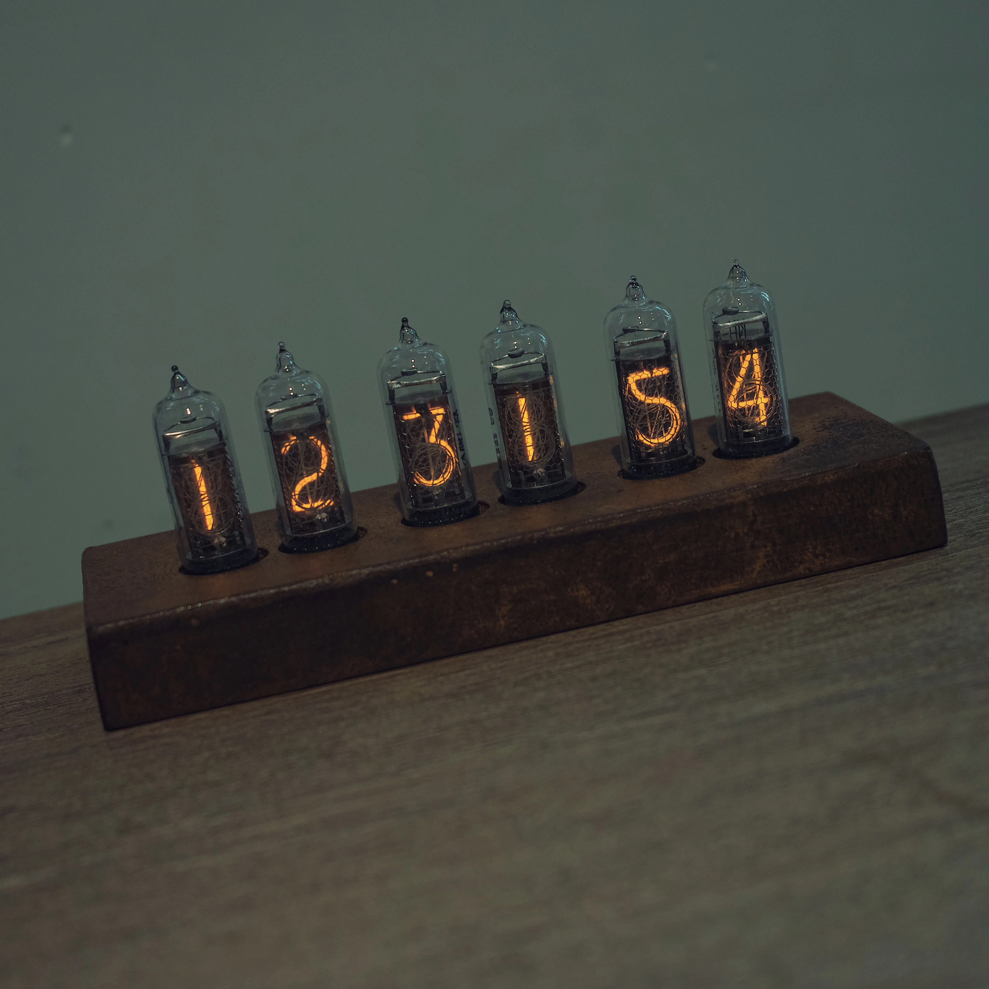 

Colorful, clear display, UN set / Nixie Clock glow tube clock / solid wood display ornaments / handmade