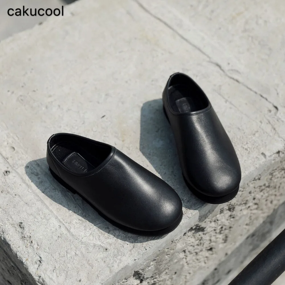 

2019 new Japanese retro wind round head half drag leather shallow shoes lazy single shoes female