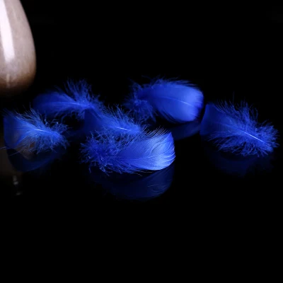 Натуральные гусиные перья 4-8 см, маленькие плавающие цветные перья лебедя, Плюм для рукоделия, свадебные украшения, украшения для дома, 100 шт
