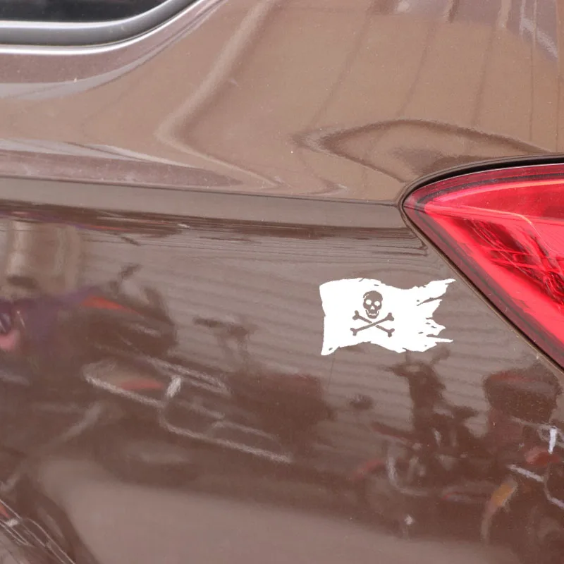YJZT 14,2 см* 9 см пиратский флаг виниловая наклейка череп кости крест корабль декоративная Автомобильная наклейка черный/серебристый C3-1836