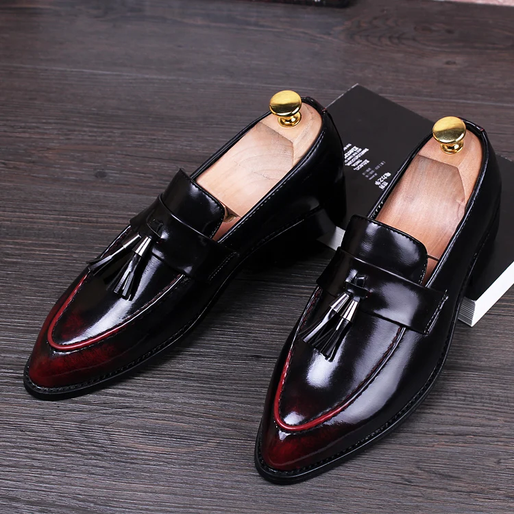 Men's Tassel Fringe shoes Patent Leather Pointy toe Slip on England Brogue Shoes 