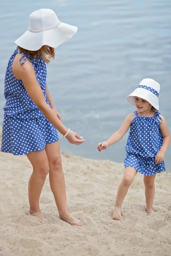 Новые летние одинаковые платья для мамы и дочки, одежда «Мама и я», платье в горошек для девочек, голубое, розовое