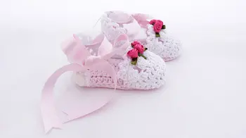 

new design crochet baby shoes. infant handmake ribbon shoe