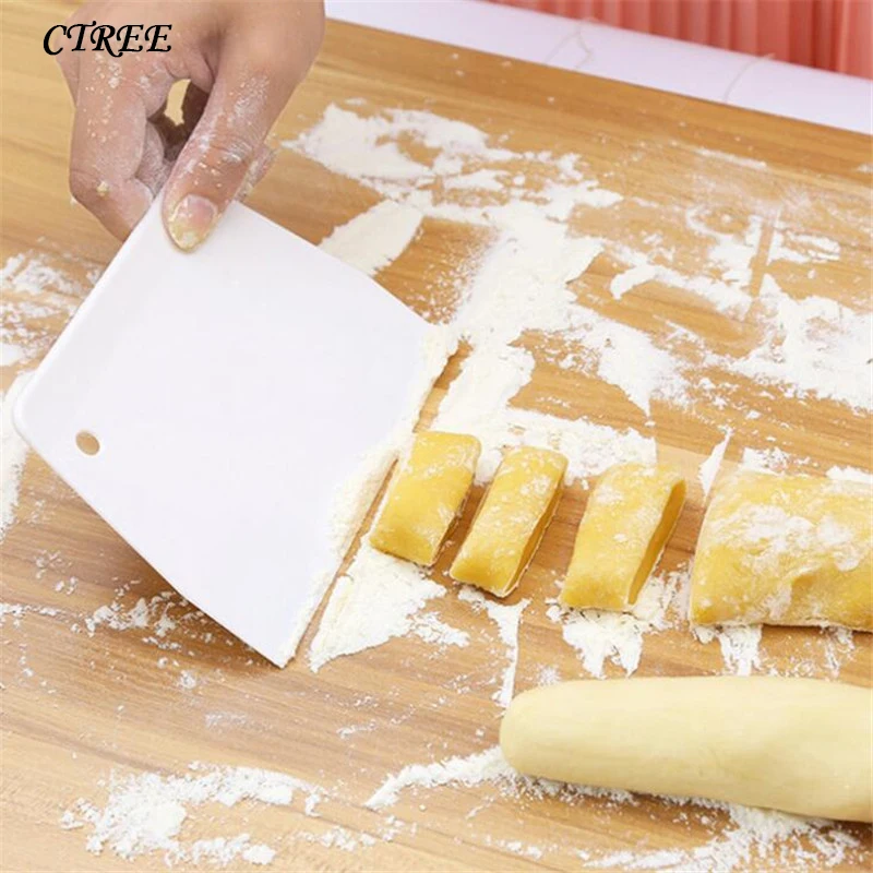 

CTREE High Quality 1Pcs DIY Baking Scraper Butter Knife Plastic Cake Dough Cutter Kitchen Baking Tools Small Size Shipping C153