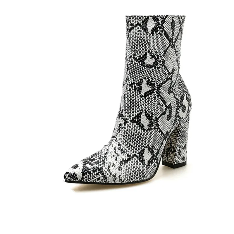 

Dropshipping 2019 New Zipper Women Boots Snake Print Ankle Boots Square Heel Fashion Pointed Toe Ladies Sexy Shoes Chelsea Boots