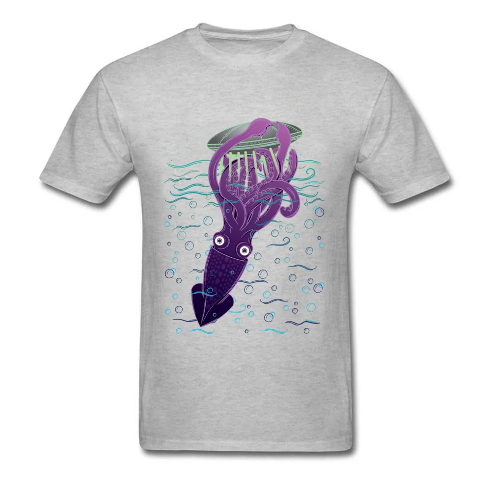 2018 Discount Men's T Shirt Giant Squid Vs. UFO Summer Tops Shirt 100% Cotton Fabric Short Sleeve Print T Shirt O Neck Giant Squid Vs. UFO grey