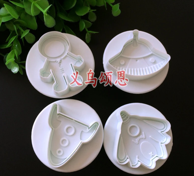 

4pcs/lot Outer Space Shape Cookie Cutters Cake Decorating Tool Food Grade Plastic Plunger Cutters H384