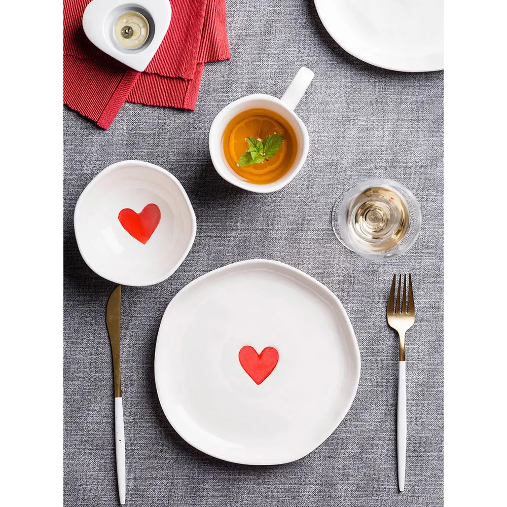Обеденные тарелки для дома, кухни, креативные подарки для пары, необычная Золотая инкрустация в виде сердца, ручная роспись, керамический контейнер для еды для завтрака