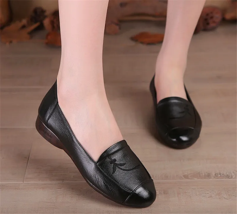 YAERNI Womens shoes flats Genuine Leather Casual shoes platform oxford shoes Embroidery Loafers slip on for Mother's shoes