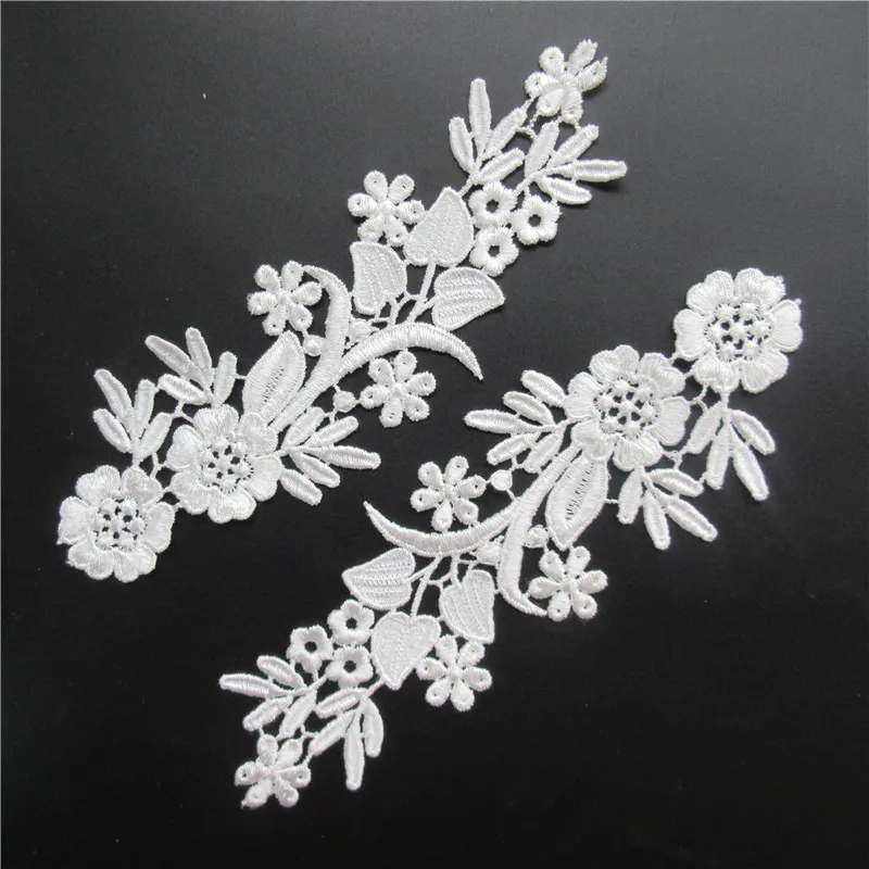 

2pcs Vintage White Polyester Flower Patches Embroidered Lace Trim Ribbon Fabric Handmade DIY Garment Wedding Dress Sewing Craft