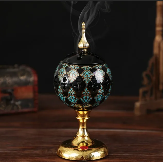 

1PC Hollow Pattern Ceramic Incense Burners Islamic Style With Socket Aromatic Home Office Incense Crafts Incense Holder