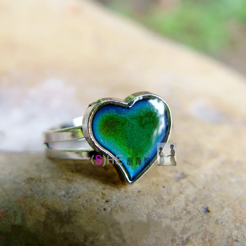 

BAND Mood Ring Temperature Emotion Feeling Rings Mood Color Changing Adjustable Size For Women Christmas Birthday Gifts For Girl
