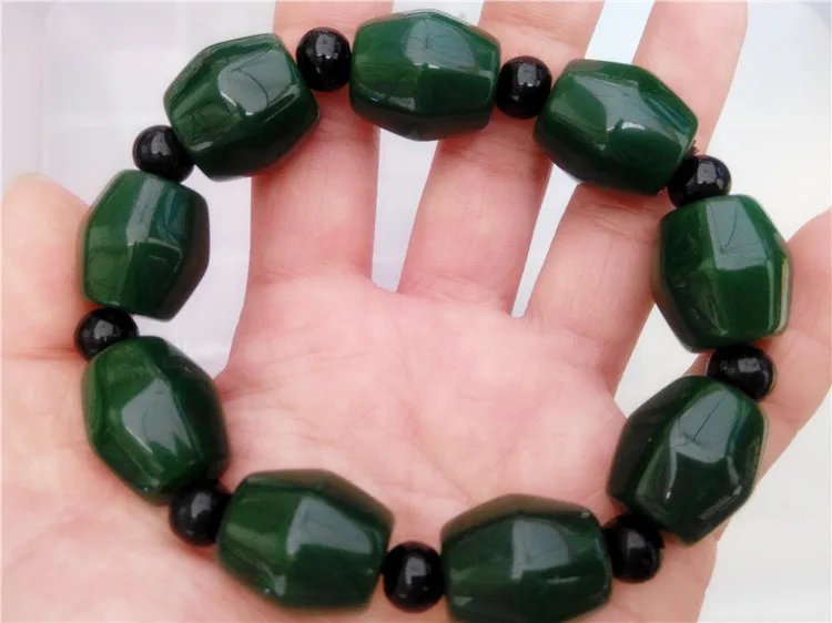 

Xinjiang Hetian jade spinach green bracelet