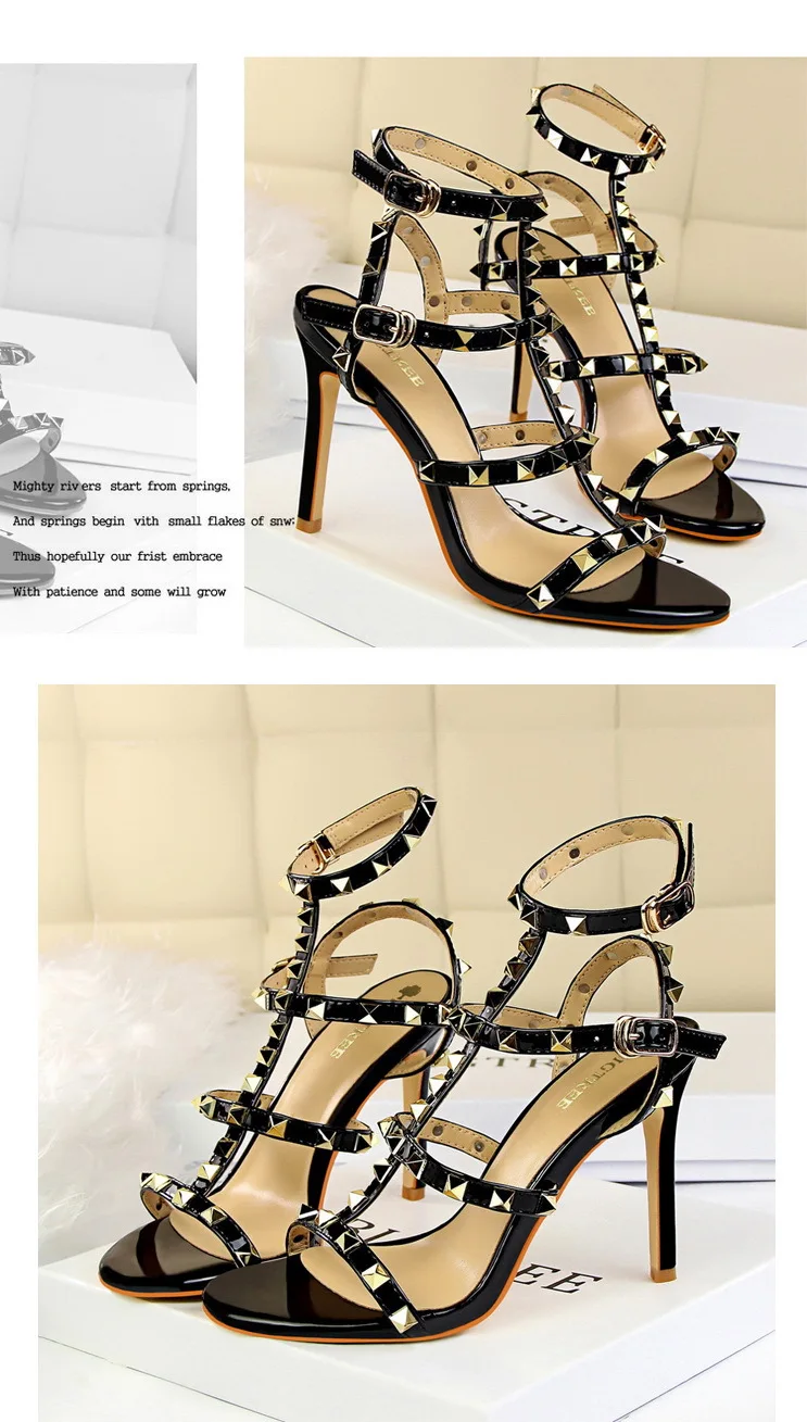 Летние женские сандалии в стиле ретро с Т-образной двойной пряжкой и металлическими заклепками обувь на платформе из искусственной кожи на высоком каблуке Модные женские сандалии в римском стиле