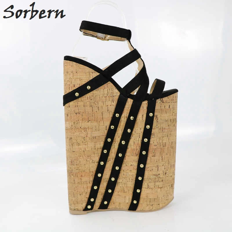 Рисунок 6 - Женские босоножки на очень высоком каблуке