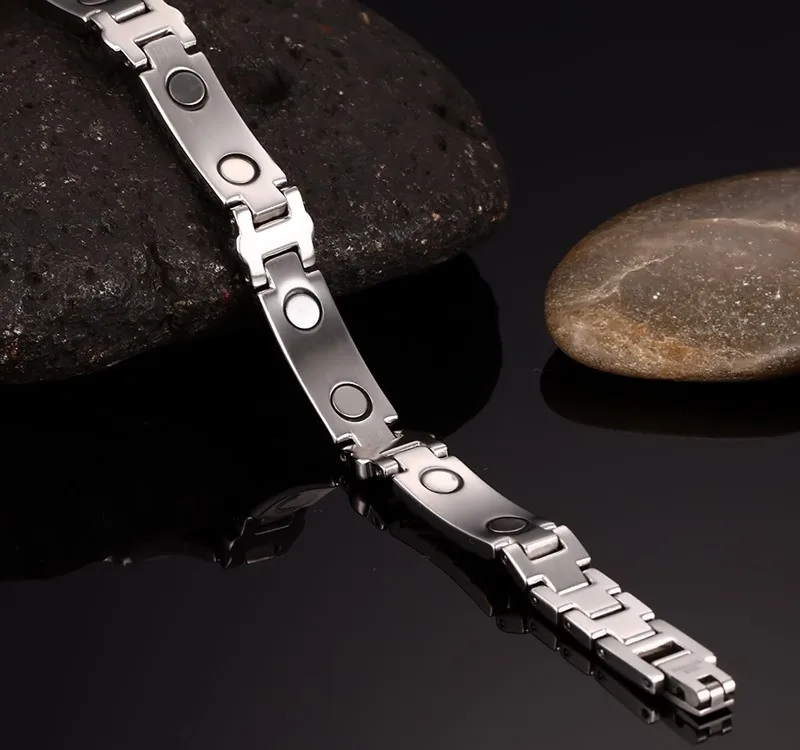 2841173558_1753929213