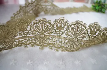 

Golden Crocheted Lace Trim with Retro Eyelash Design 10yards