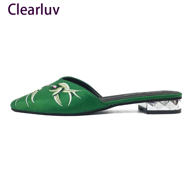 

Ladies Embroidered Slippers Pointed Tips Female Summer Fashion Outside Slippers Outdoor Low Heels Women Shoes C0606