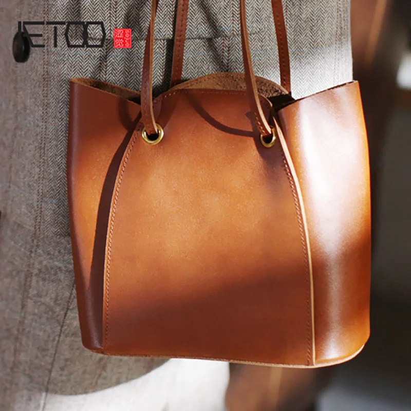 

AETOO Vintage women's bag, large capacity Sen department simple Crossbody bag, hundred leather handbag
