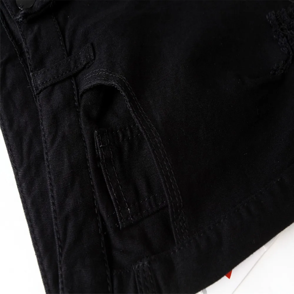 3213556322_567459199