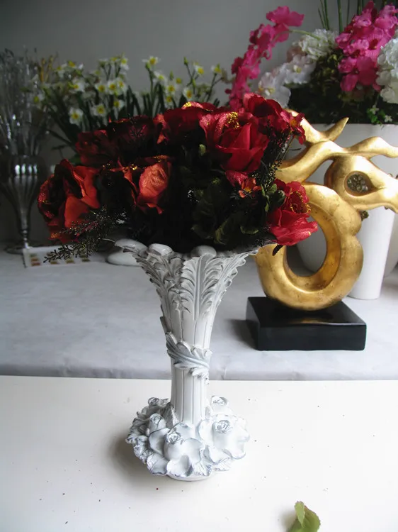 

[European] cheap promotional simulation flower arrangement of red roses to roses and rose