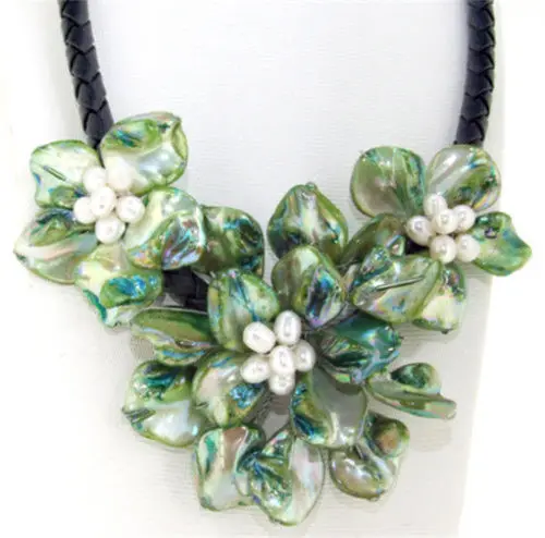 

Jewelr 004528 Green Shell Mop Flower FW Pearl Necklace 18