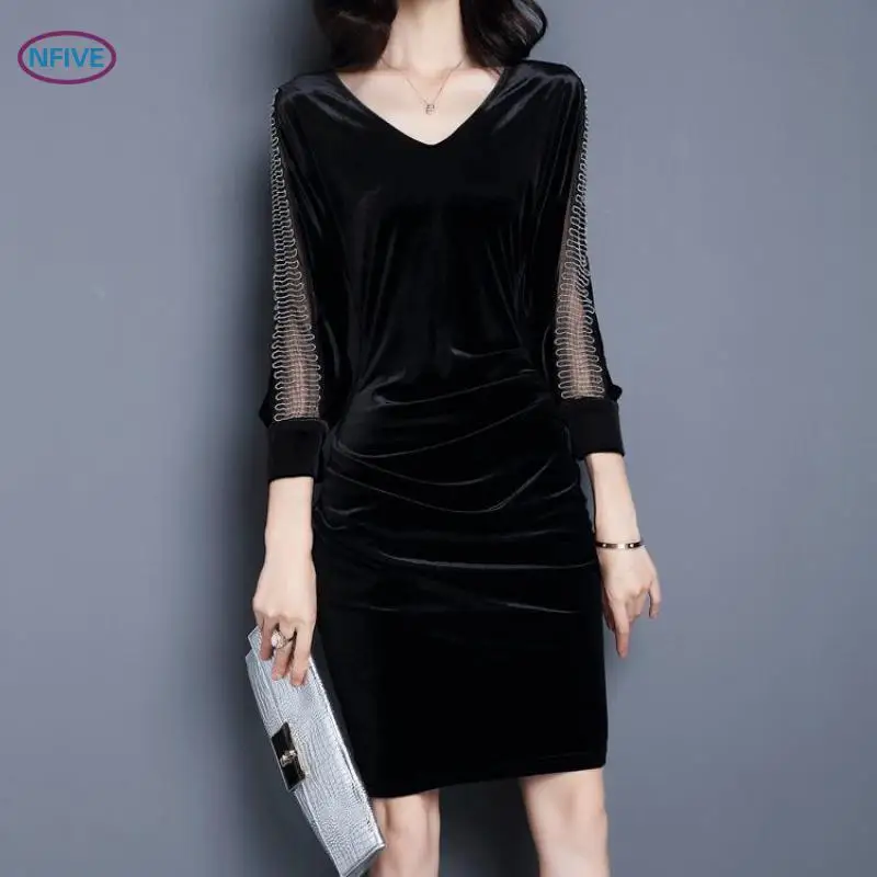 Стильное платье из бархата. Платье из панбархата. Платье с бархатными рукавами. Платье с бархатными рукавами. Платье рюмочка.