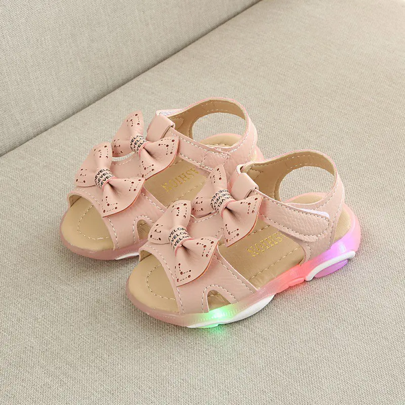 Летнее платье для маленьких девочек босоножки, детская обувь для новорожденных; для маленьких девочек с бантом светодиодные светящиеся сандалии обувь