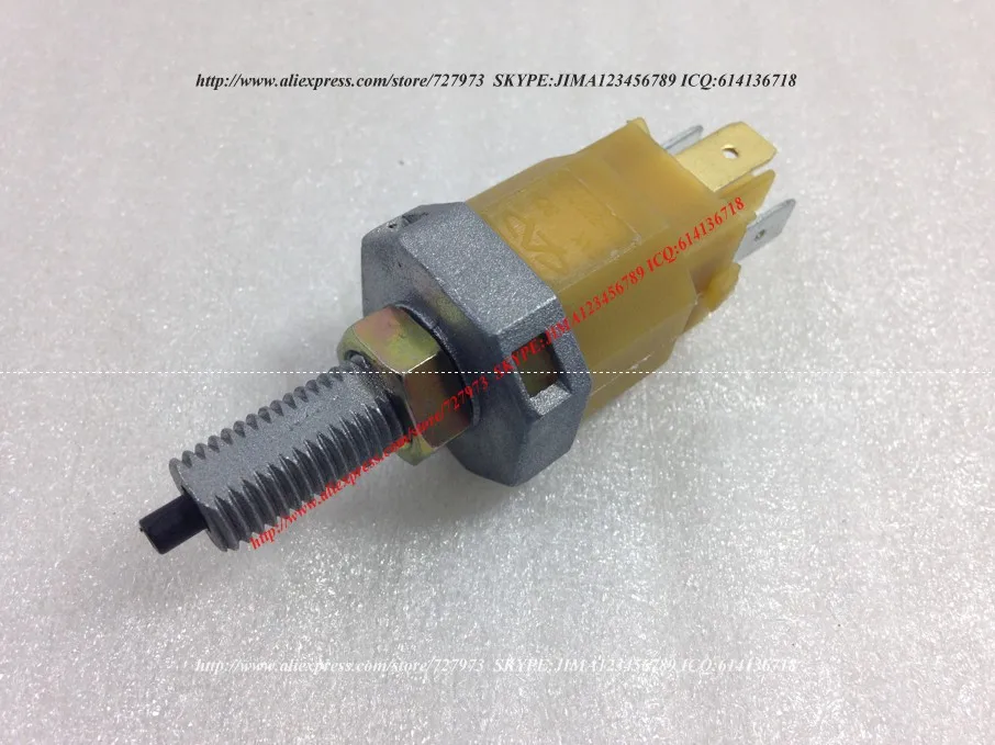 

BRAKE LAMP SWITCH FOR CHERY RIICH,TIGGO,MVMX33,DR5,QQ6,QIYUN,KIMO,FACE,ARAUCA,A3,ORINOCO,CEILO,BOO,FORZA,VORTEX ESTINA,FULWIN2