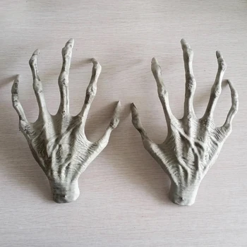 

1 Pair Halloween Decrating Plastic Skeleton Hands Witch Hands Haunted House Escape horror props Decorations