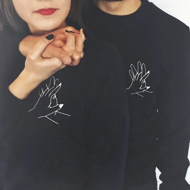 

Men Women Couple Hoodies Spring Autumn Black Graphic Lover's interlocking Fingers Hand Print Pullovers High Quality Sweashirt