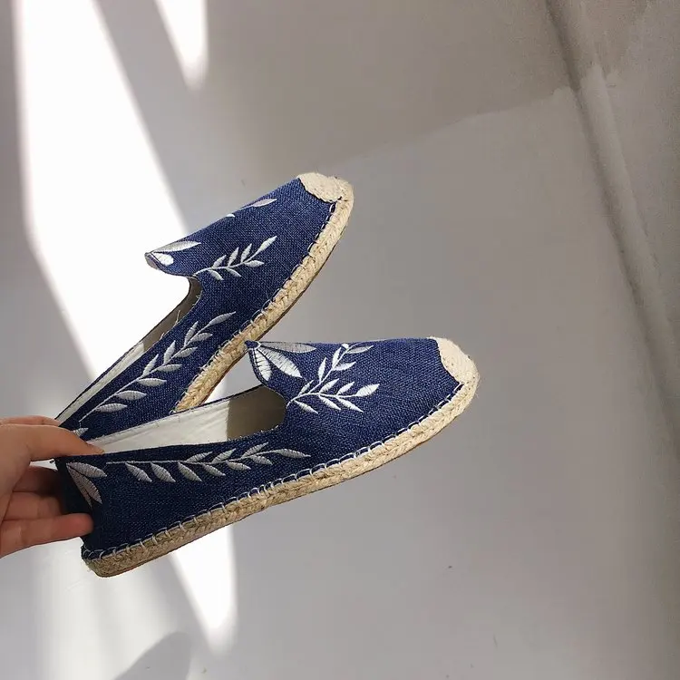 2018-Women-Flats-Breathable-Ladies-Shoes-Spring-embroidery-Casual-loafers-Slip-on-Women-Shoes-Causal (2)