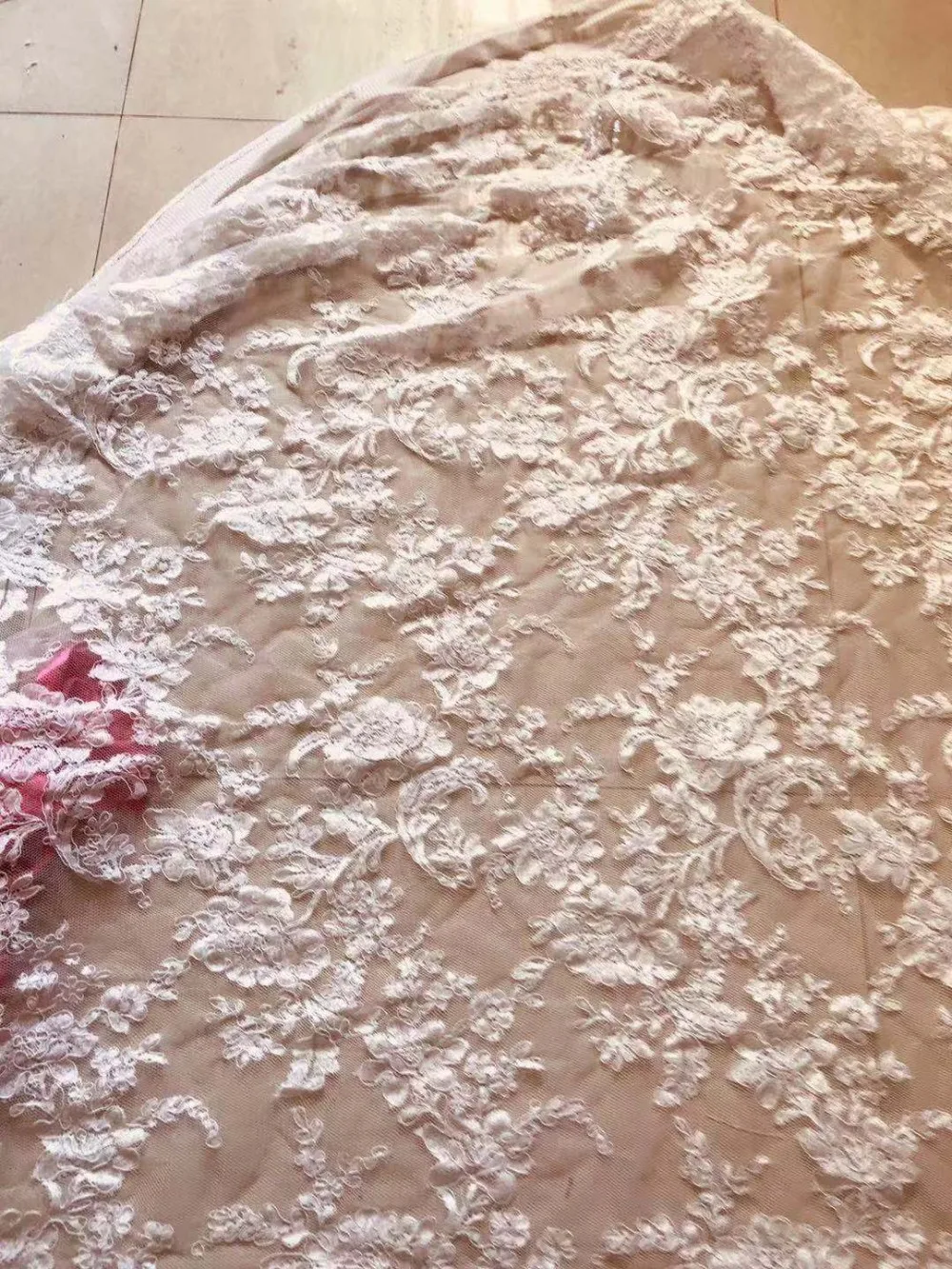 140 см Ширина(высота), 1 ярд длина жаккард; кружевная ткань цвета слоновой кости! кордовое кружево для свадебных платьев традиционный кружевной материал
