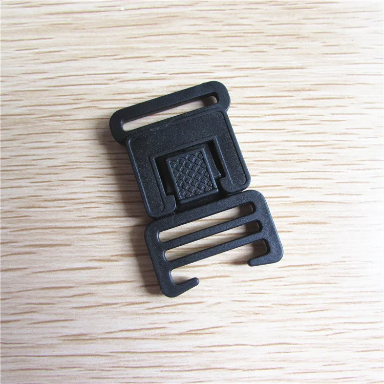 Centerpush Buckle