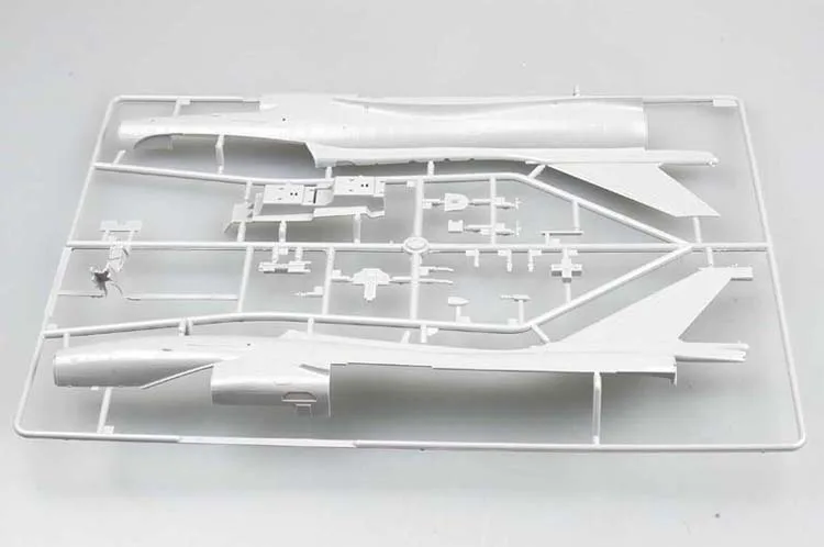 Трубач 02842 1:48 китайский J-10S Raptor Истребитель сборки модели