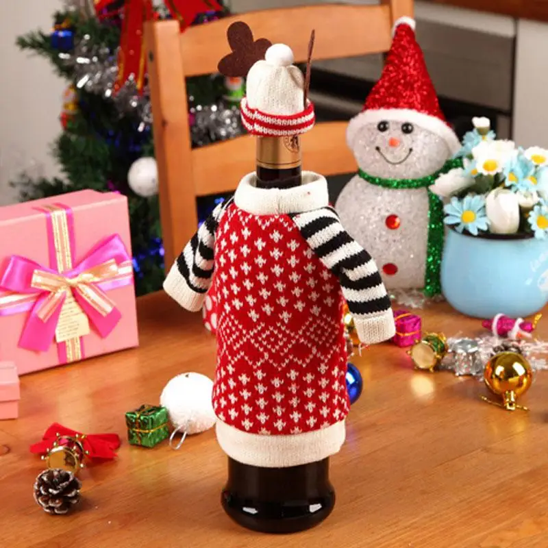 Рождество Лось красное вино покрывает крышки бутылки крышек крытые украшения рога шляпы и Топы Костюмы внутреннее украшение кухня ужин