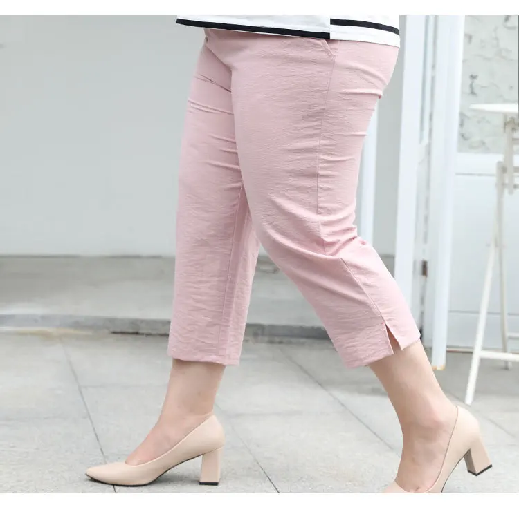 Летние укороченные брюки размера плюс для женщин, повседневные свободные черные брюки с эластичной резинкой на талии, женские Капри больших размеров 3XL 4XL 5XL 6XL 7XL - Цвет: Pink