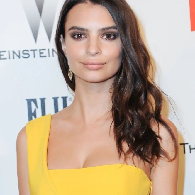 Emily Ratajkowski At The After-Party For The Weinstein Company 2015 Golden Globes After Party Photo Print (8 x 10)